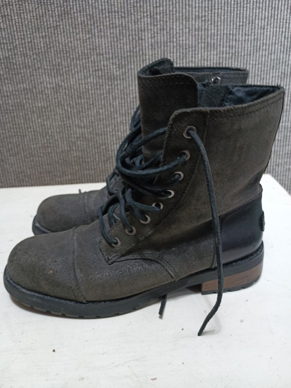 UGG Kilmer II Black Suede Leather Lace Up Lined Combat Women’s Boots Size 7
